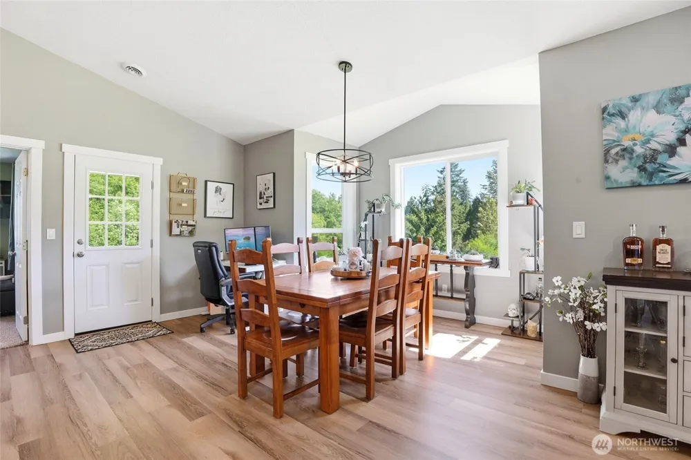200 Red Hawk Drive Castle Rock, WA 98611