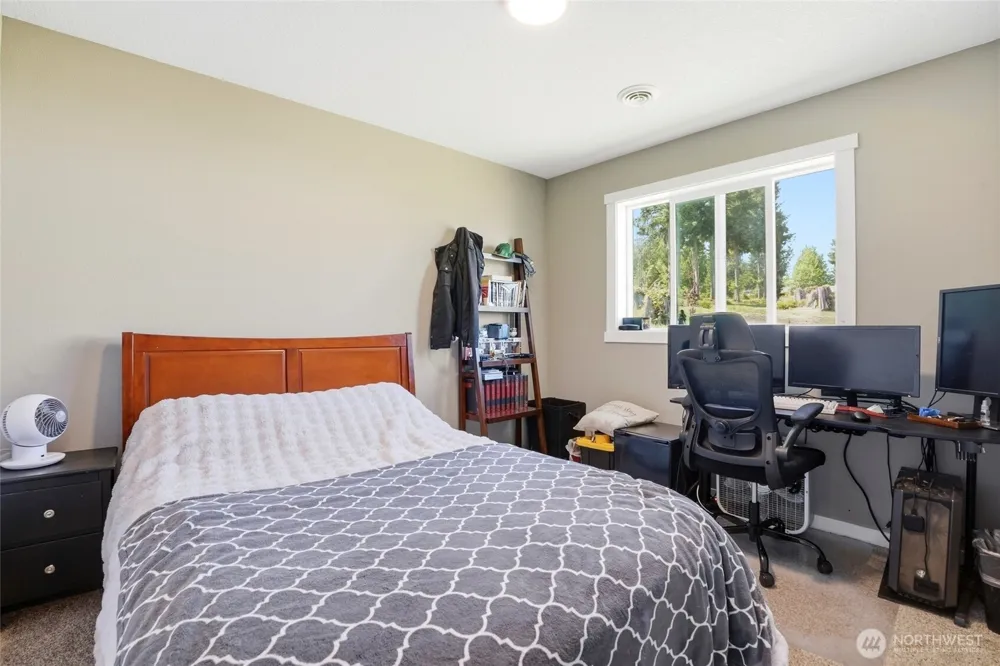 200 Red Hawk Drive Castle Rock, WA 98611