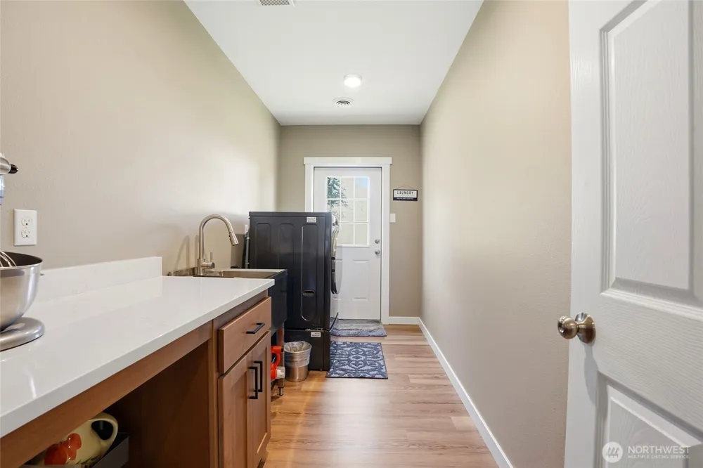 200 Red Hawk Drive Castle Rock, WA 98611
