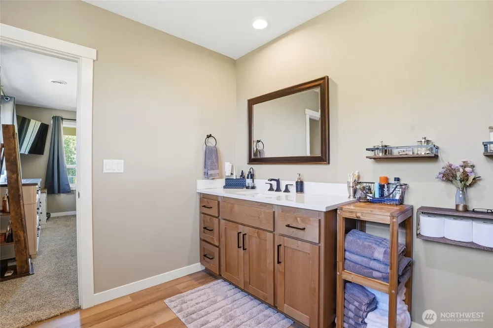 200 Red Hawk Drive Castle Rock, WA 98611