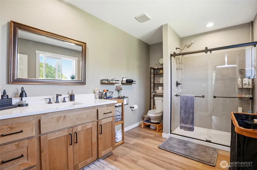 200 Red Hawk Drive Castle Rock, WA 98611