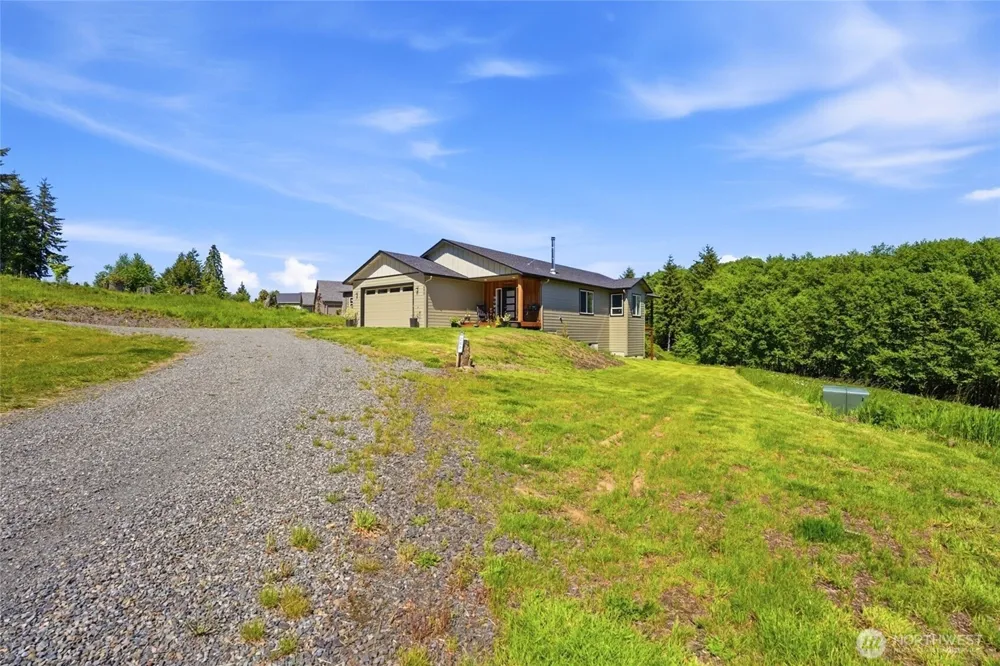 200 Red Hawk Drive Castle Rock, WA 98611