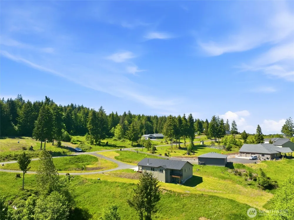 200 Red Hawk Drive Castle Rock, WA 98611