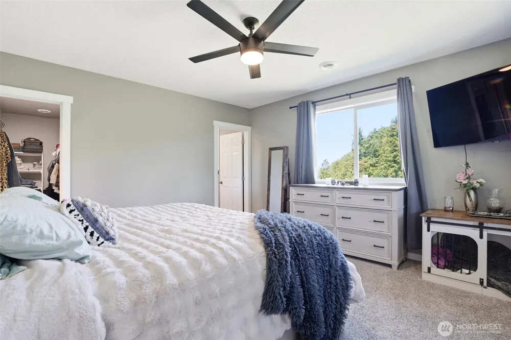 200 Red Hawk Drive Castle Rock, WA 98611