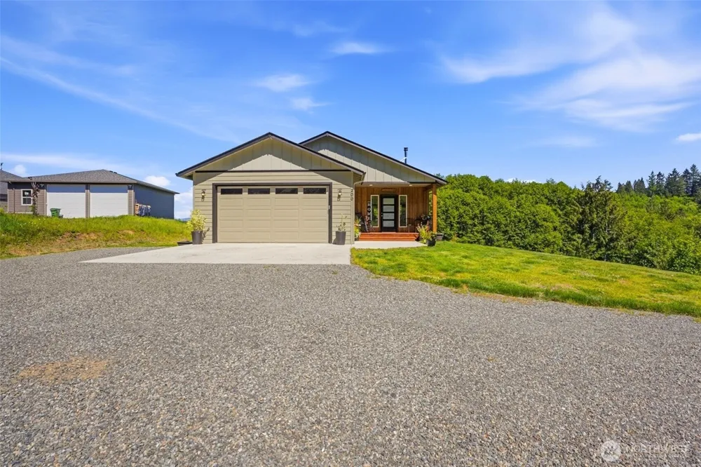 200 Red Hawk Drive Castle Rock, WA 98611