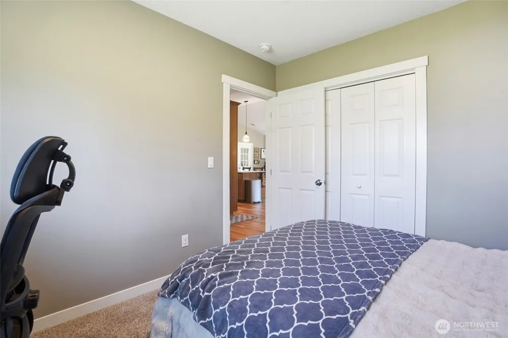 200 Red Hawk Drive Castle Rock, WA 98611