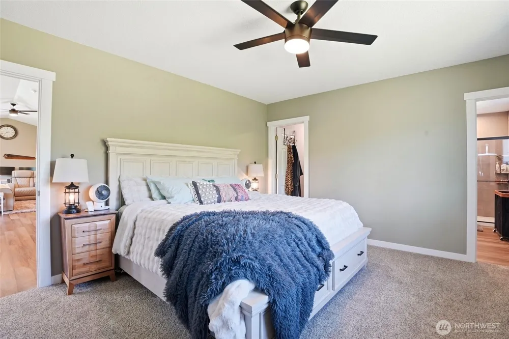 200 Red Hawk Drive Castle Rock, WA 98611