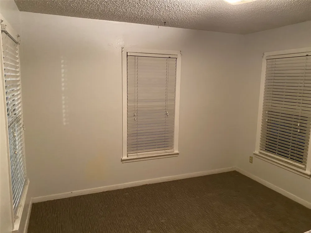 623 Club Oak Drive River Oaks, TX 76114