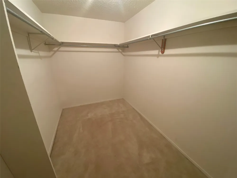 623 Club Oak Drive River Oaks, TX 76114