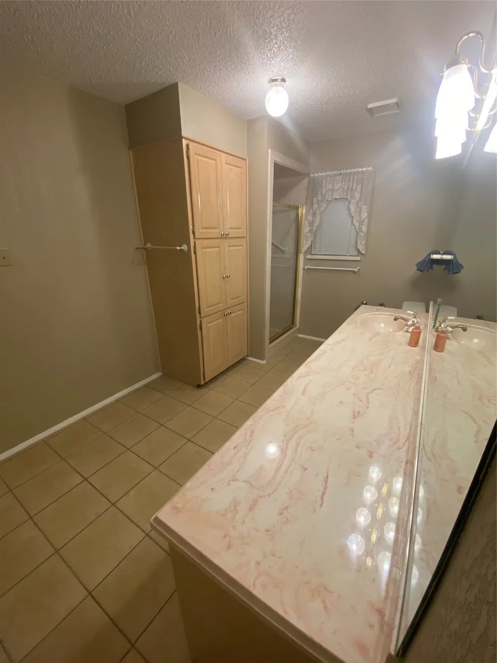 623 Club Oak Drive River Oaks, TX 76114