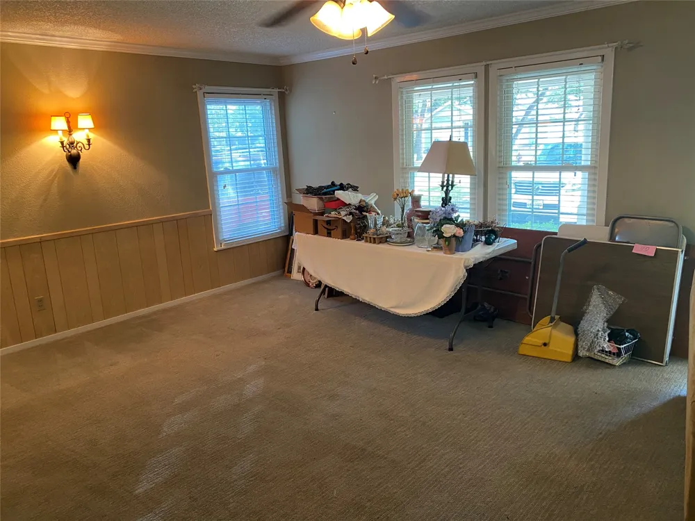 623 Club Oak Drive River Oaks, TX 76114