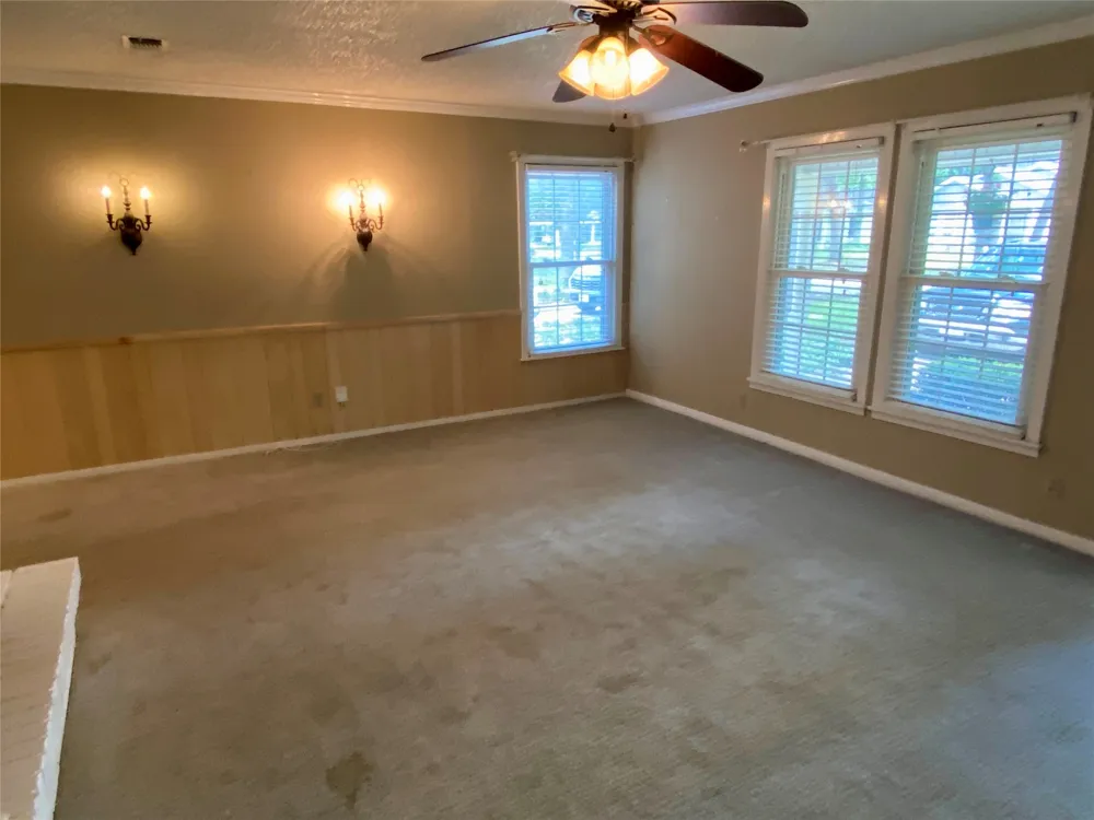 623 Club Oak Drive River Oaks, TX 76114
