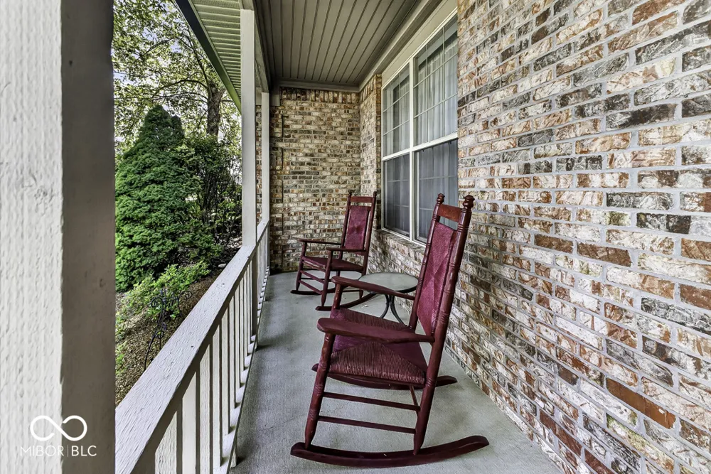 5225 W Stonehaven Lane New Palestine, IN 46163