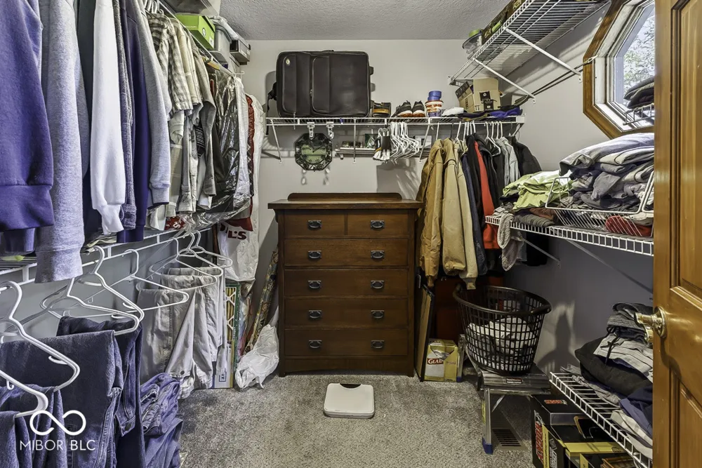 5225 W Stonehaven Lane New Palestine, IN 46163