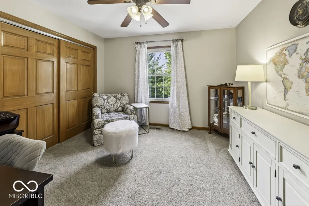 5225 W Stonehaven Lane New Palestine, IN 46163