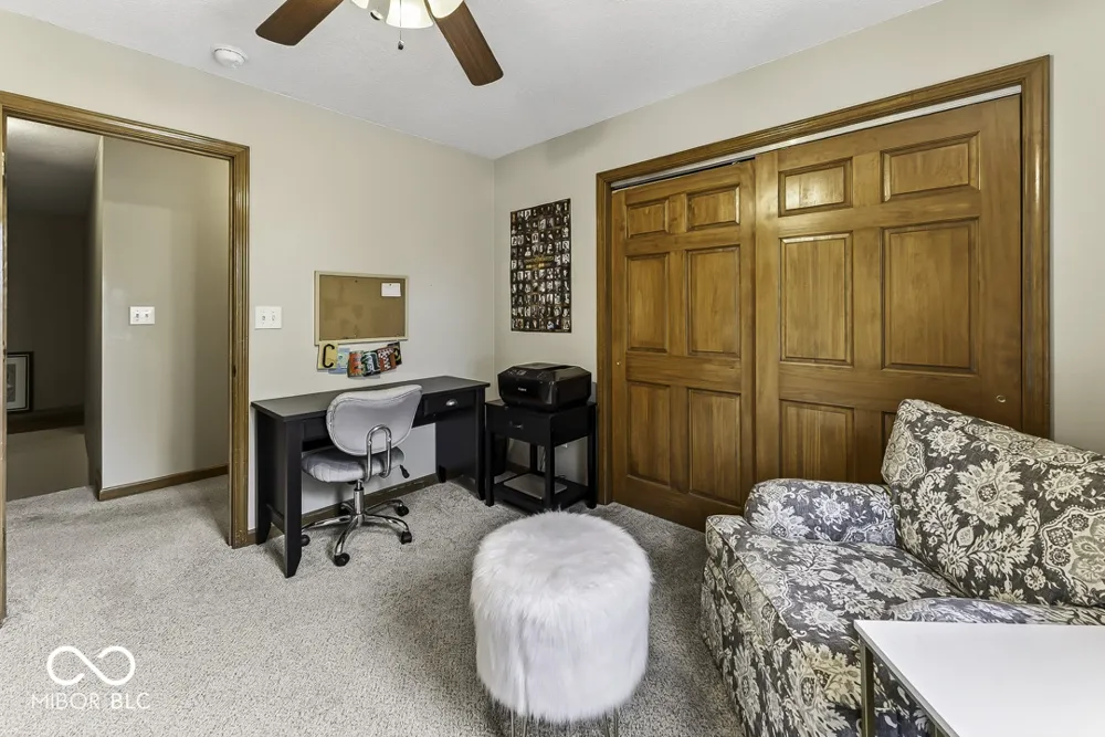 5225 W Stonehaven Lane New Palestine, IN 46163