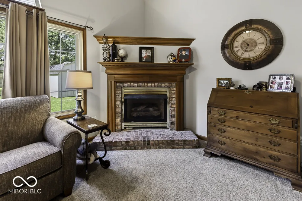 5225 W Stonehaven Lane New Palestine, IN 46163