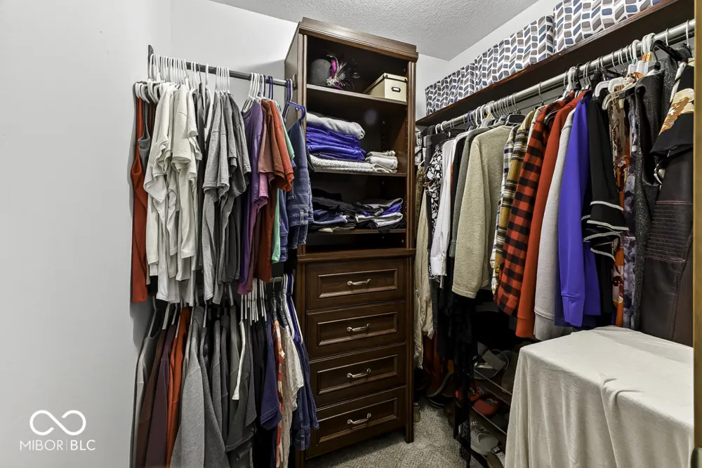5225 W Stonehaven Lane New Palestine, IN 46163