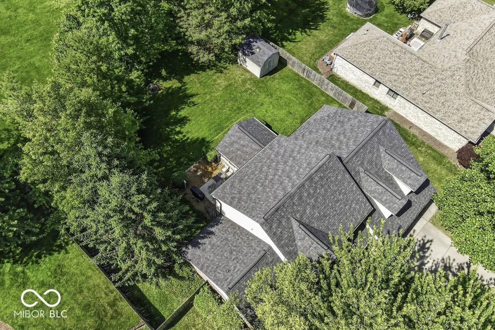 5225 W Stonehaven Lane New Palestine, IN 46163