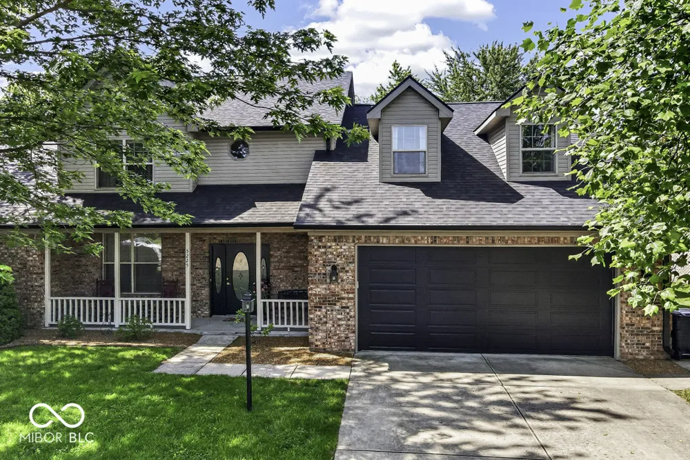 5225 W Stonehaven Lane New Palestine, IN 46163