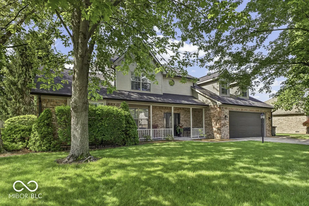 5225 W Stonehaven Lane New Palestine, IN 46163
