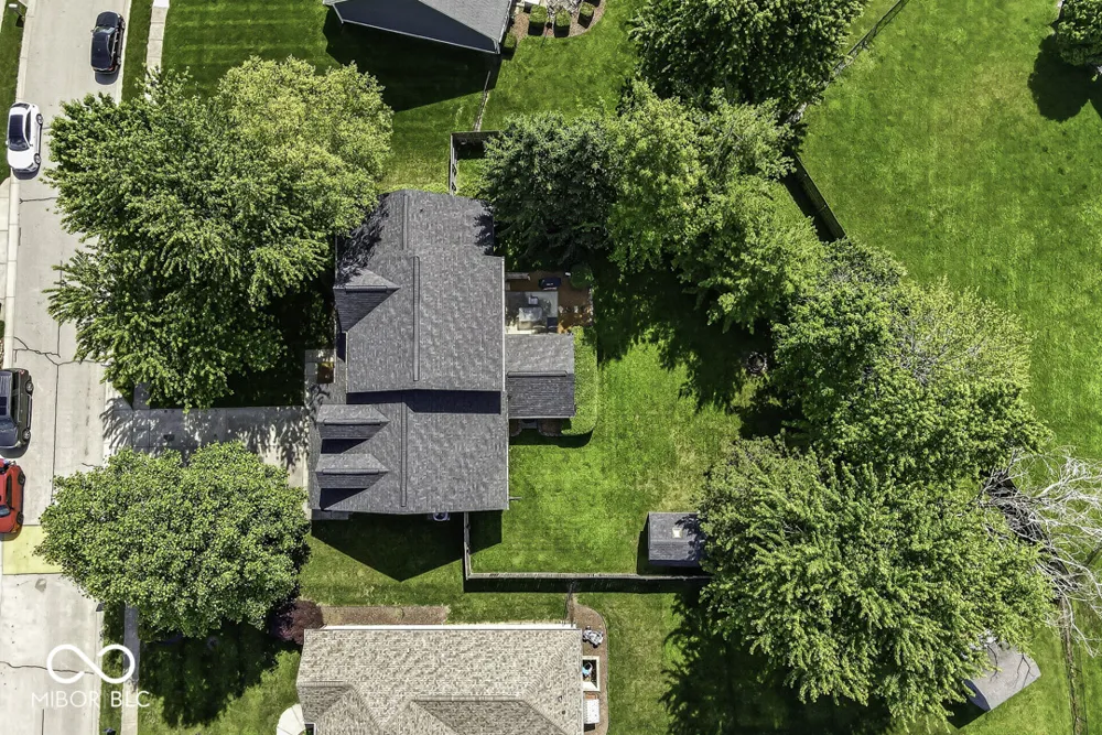 5225 W Stonehaven Lane New Palestine, IN 46163