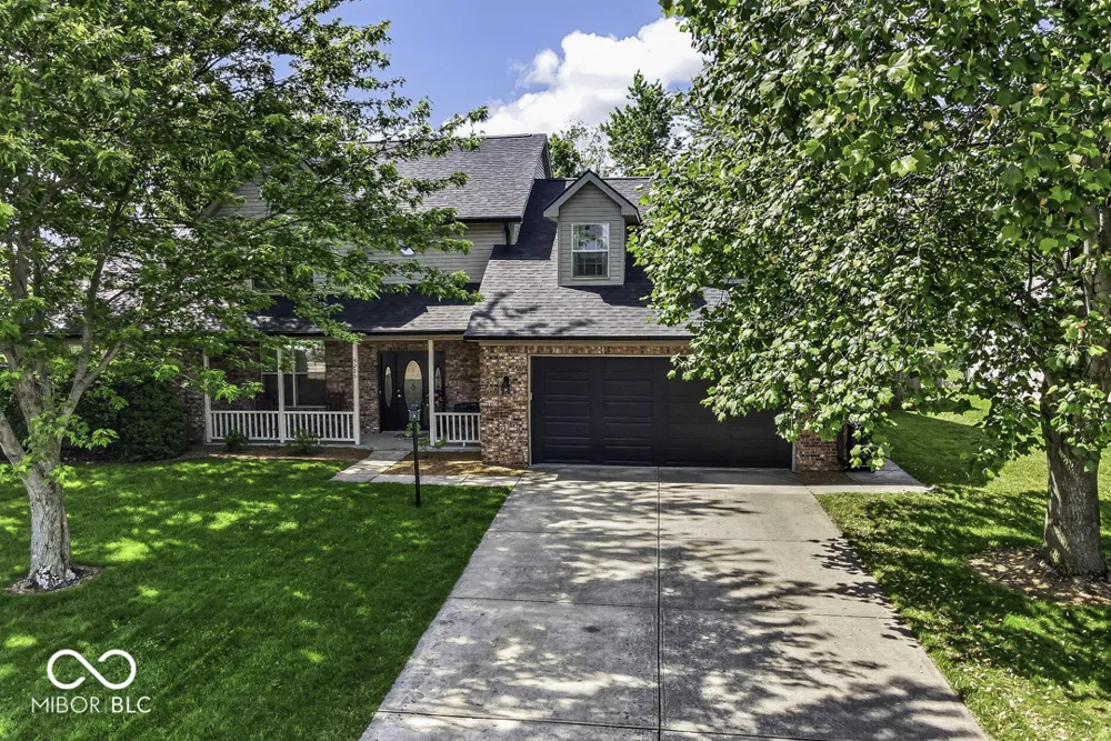 5225 W Stonehaven Lane New Palestine, IN 46163