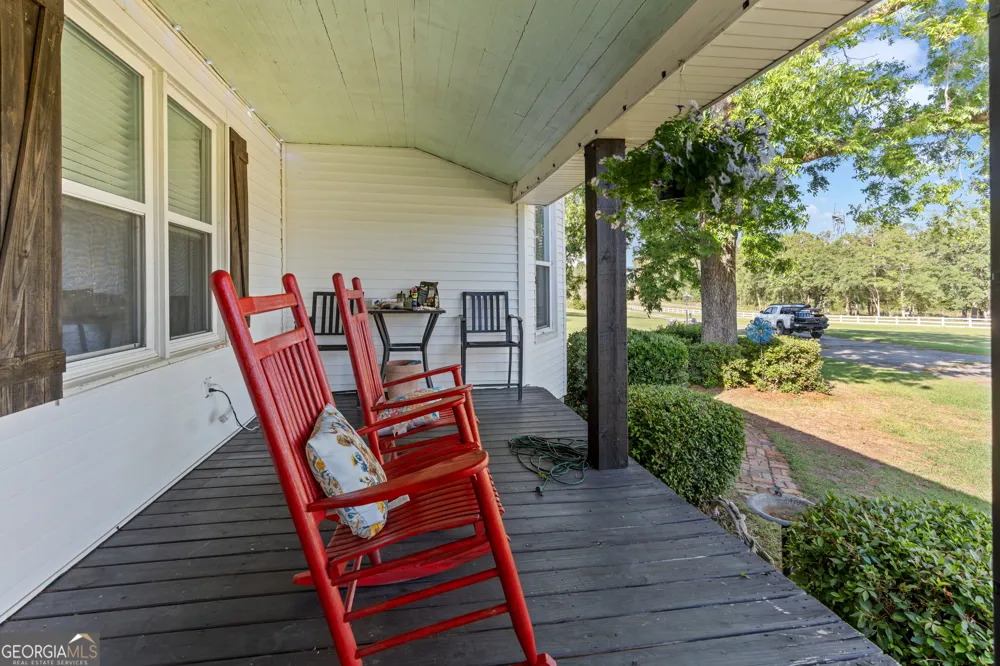 5065 Ten Mile RD Baxley, GA 31513