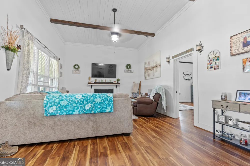 5065 Ten Mile RD Baxley, GA 31513