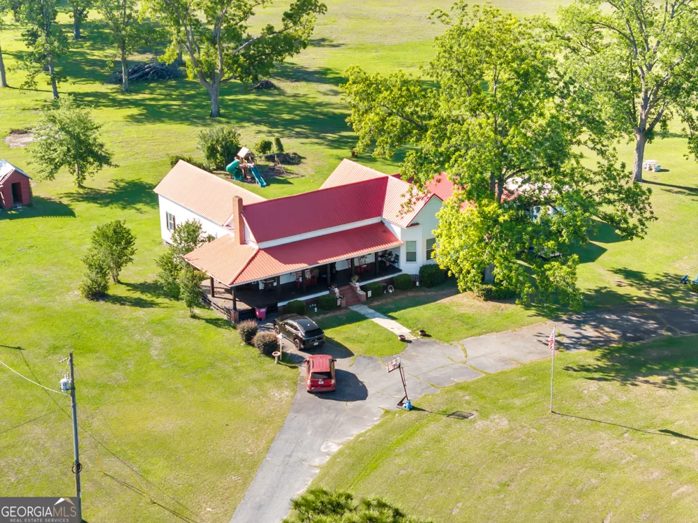 5065 Ten Mile RD Baxley, GA 31513