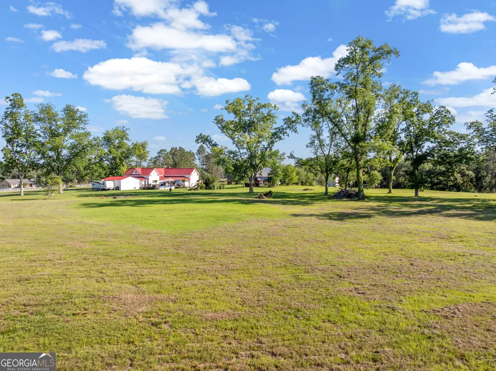 5065 Ten Mile RD Baxley, GA 31513