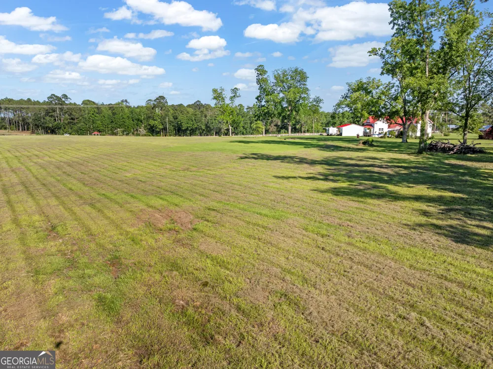 5065 Ten Mile RD Baxley, GA 31513