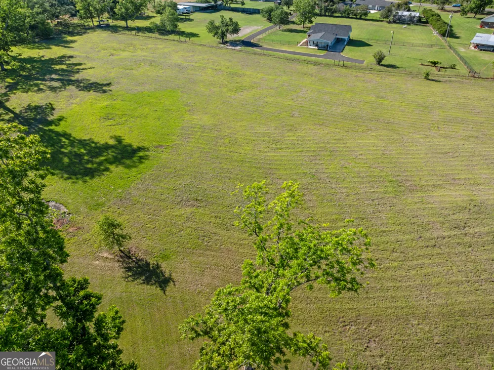 5065 Ten Mile RD Baxley, GA 31513
