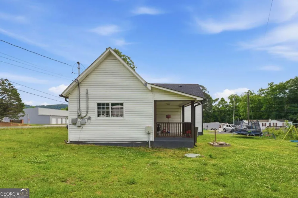 400 Sam Love RD Rocky Face, GA 30740