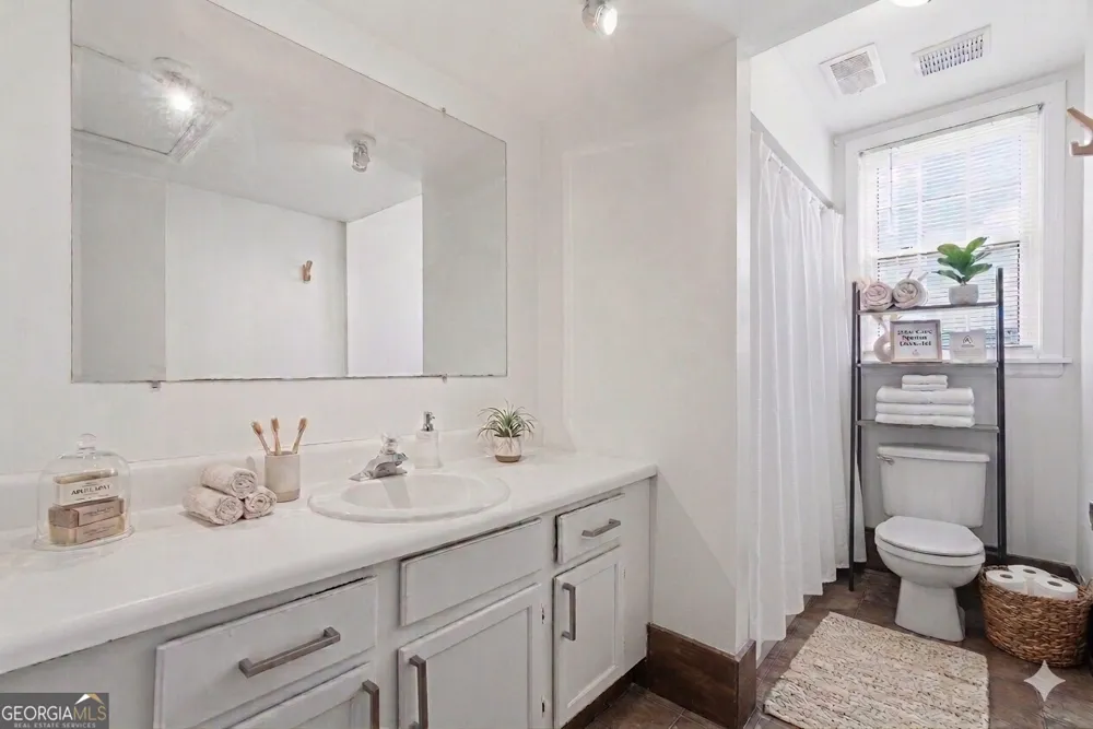 219 Abercorn ST Savannah, GA 31401