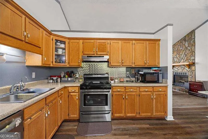 143 Honeysuckle DR SE Calhoun, GA 30701