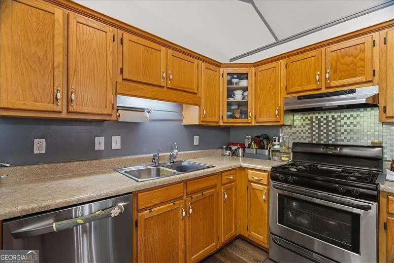 143 Honeysuckle DR SE Calhoun, GA 30701
