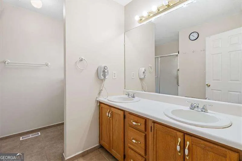 143 Honeysuckle DR SE Calhoun, GA 30701