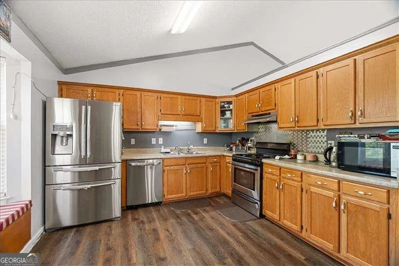 143 Honeysuckle DR SE Calhoun, GA 30701
