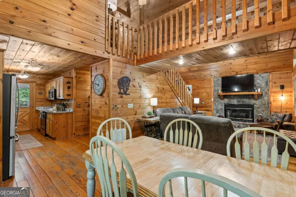 294 Oakwood TRL Mineral Bluff, GA 30559