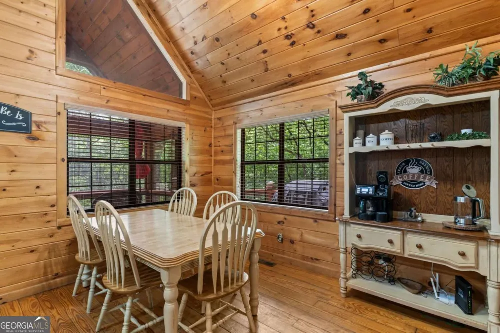 294 Oakwood TRL Mineral Bluff, GA 30559