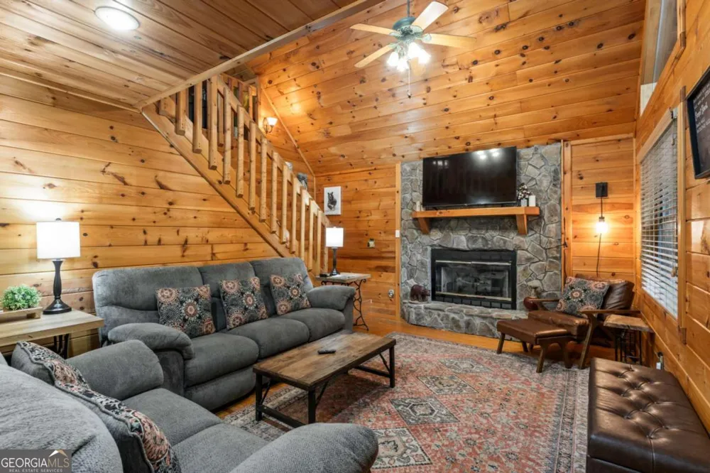 294 Oakwood TRL Mineral Bluff, GA 30559