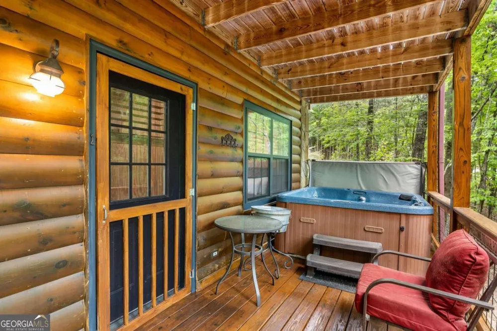 294 Oakwood TRL Mineral Bluff, GA 30559