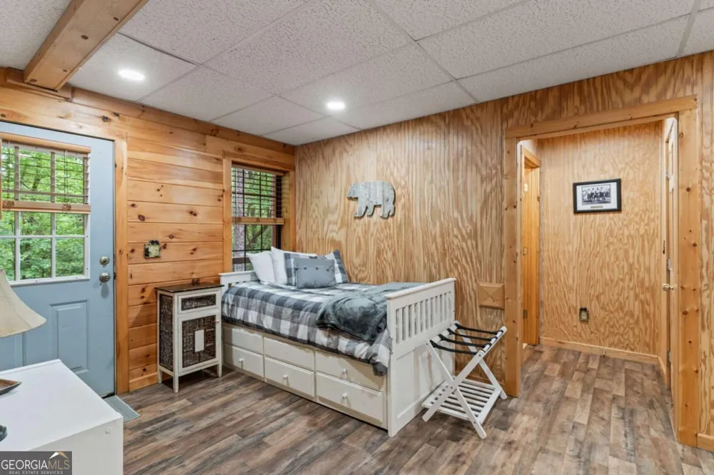 294 Oakwood TRL Mineral Bluff, GA 30559