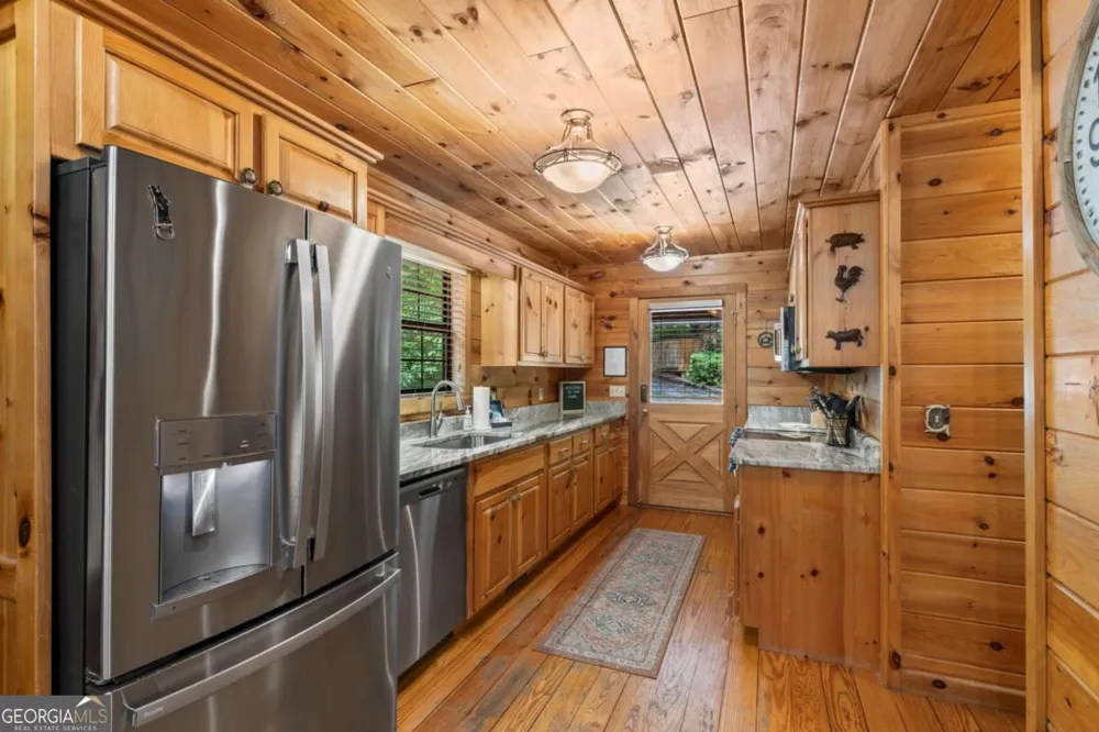 294 Oakwood TRL Mineral Bluff, GA 30559