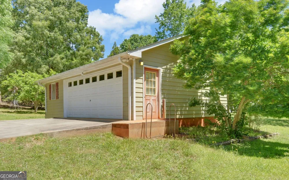 194 Harvey LN Lavonia, GA 30553