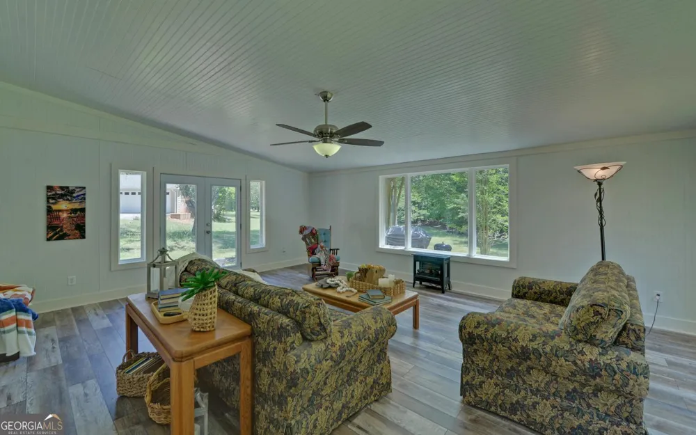 194 Harvey LN Lavonia, GA 30553