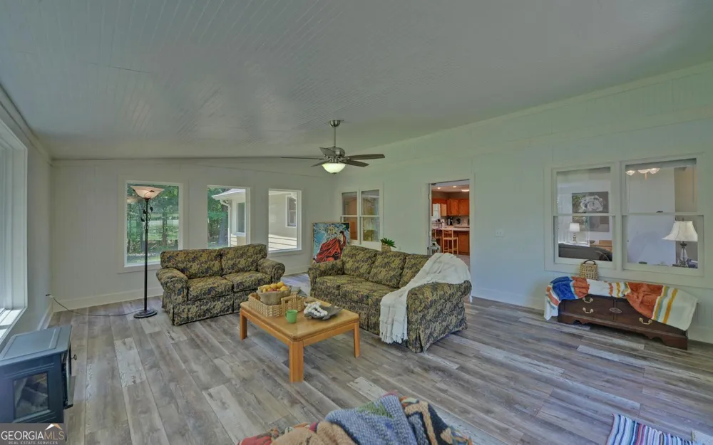 194 Harvey LN Lavonia, GA 30553