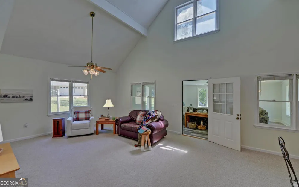 194 Harvey LN Lavonia, GA 30553