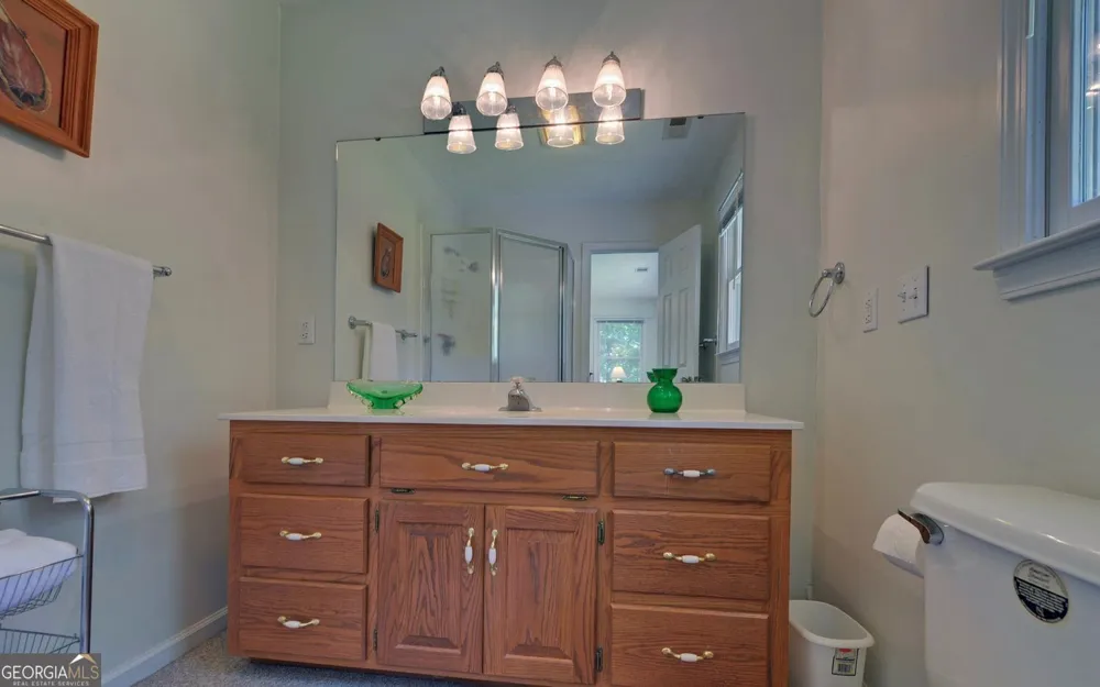 194 Harvey LN Lavonia, GA 30553